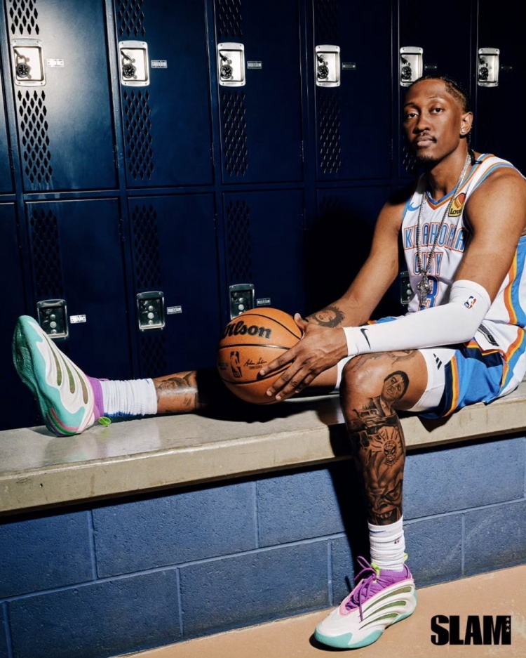 MKyij, 期的封面人